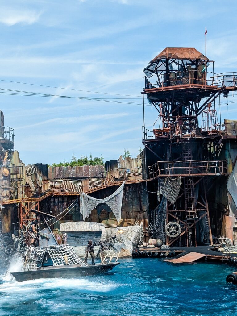 Waterworld show at Universal Studios - performers on a speed boar